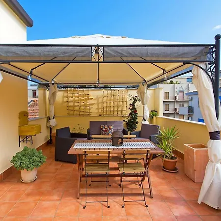 לינה וארוחת בוקר La Terrazza Del Sole פלרמו